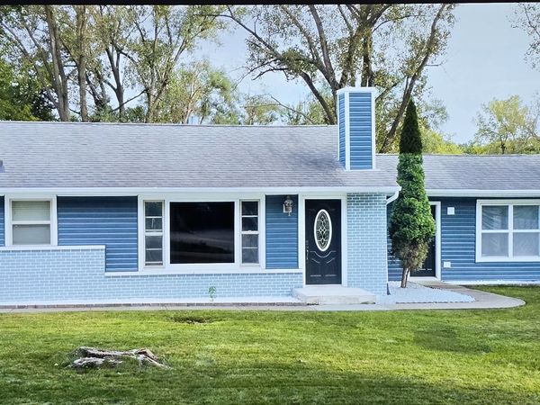139 Memory Lane , Carpentersville, IL 60110