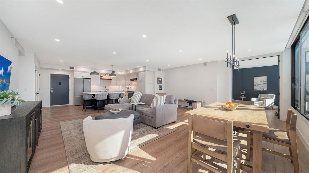 1102 Benjamin Franklin Drive, Unit 810, Sarasota, FL 34236 Photo