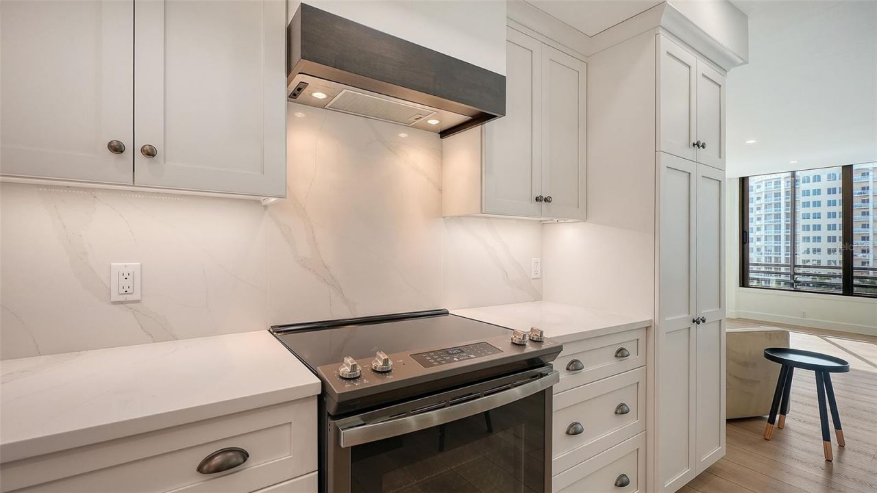 1102 Benjamin Franklin Drive, Unit 810, Sarasota, FL 34236 Photo