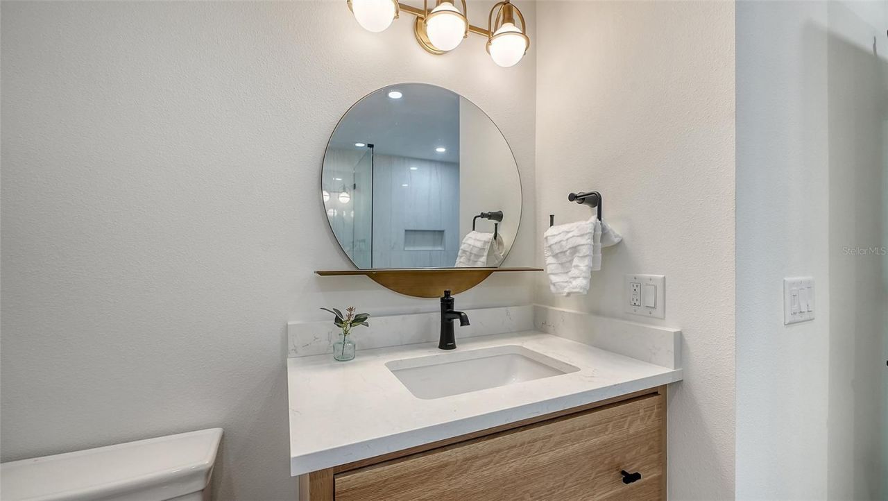 1102 Benjamin Franklin Drive, Unit 810, Sarasota, FL 34236 Photo