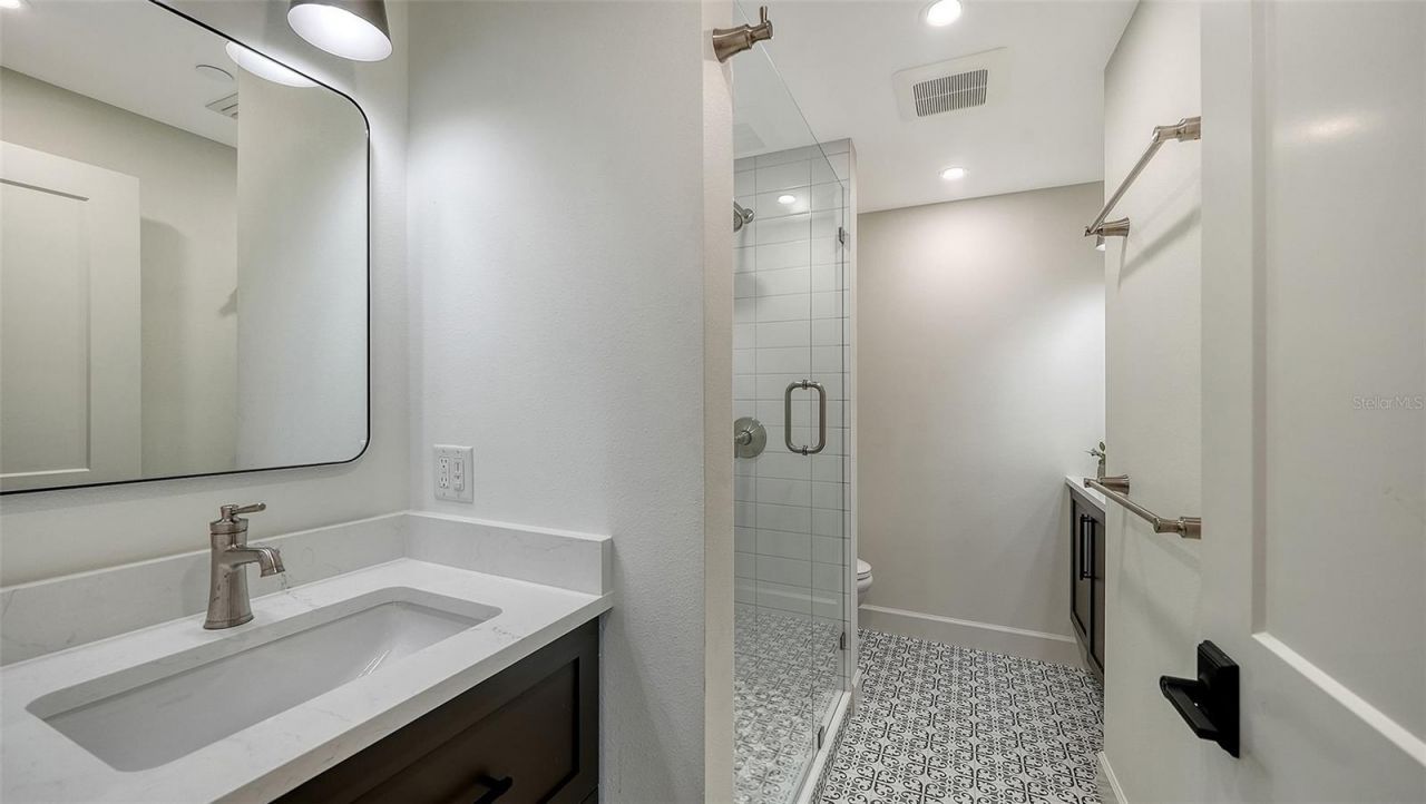 1102 Benjamin Franklin Drive, Unit 810, Sarasota, FL 34236 Photo