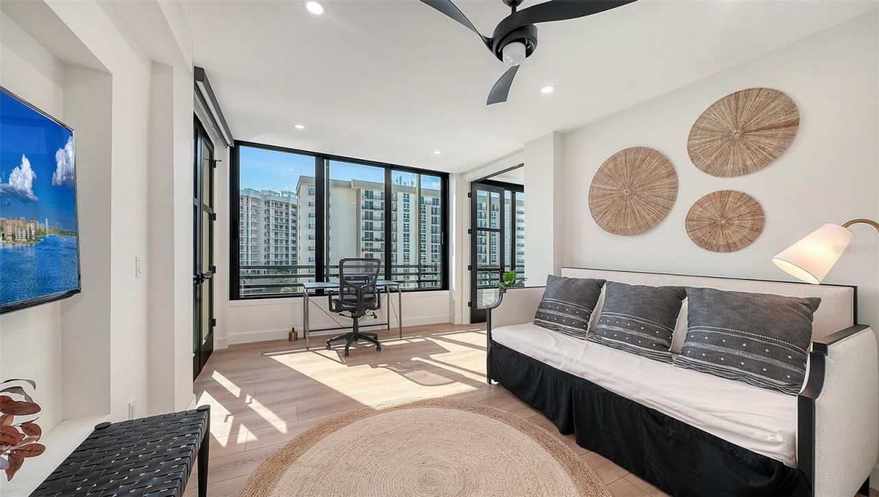 1102 Benjamin Franklin Drive, Unit 810, Sarasota, FL 34236 Photo