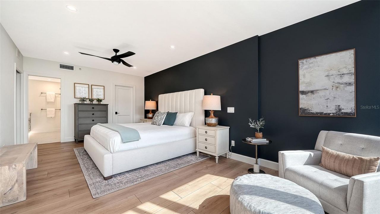1102 Benjamin Franklin Drive, Unit 810, Sarasota, FL 34236 Photo