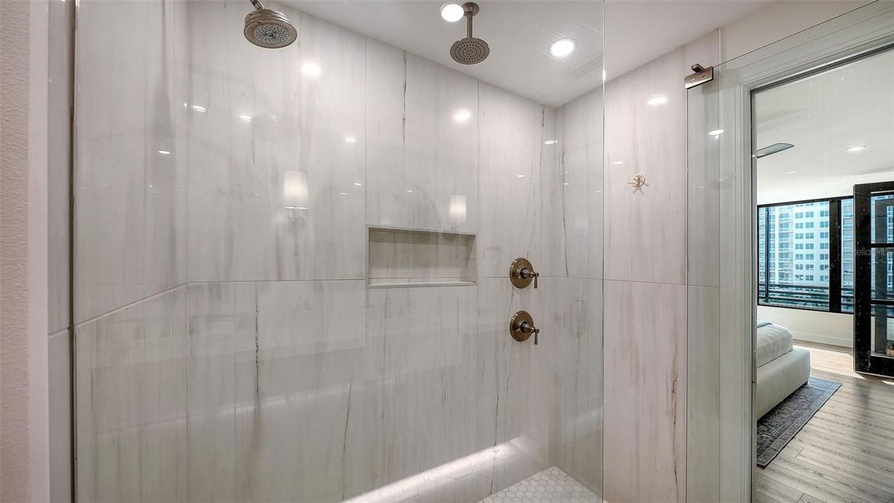 1102 Benjamin Franklin Drive, Unit 810, Sarasota, FL 34236 Photo