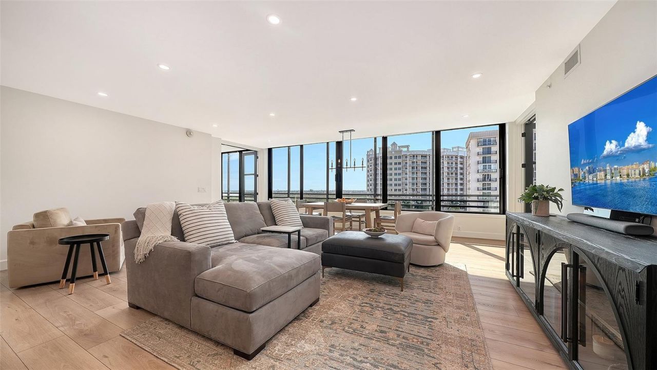 1102 Benjamin Franklin Drive, Unit 810, Sarasota, FL 34236 Photo
