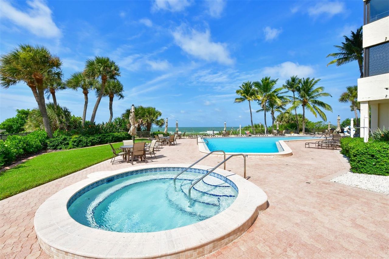 1102 Benjamin Franklin Drive, Unit 810, Sarasota, FL 34236 Photo