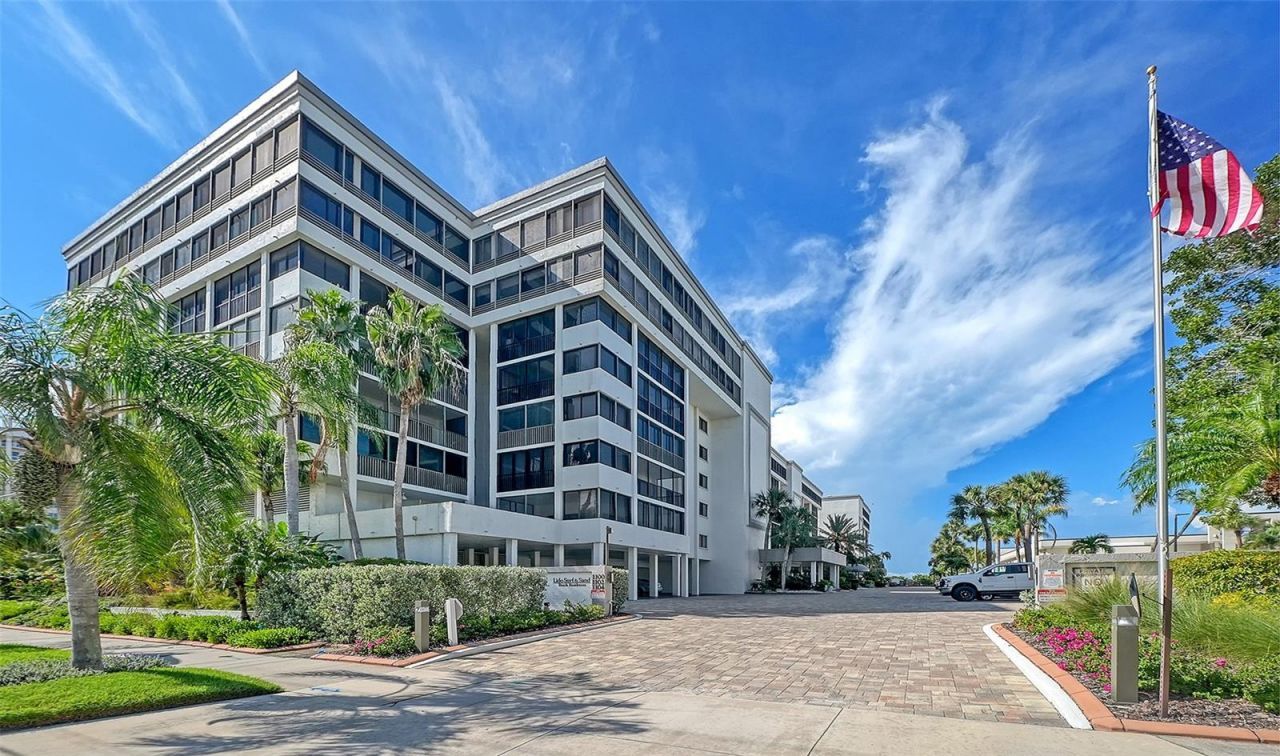 1102 Benjamin Franklin Drive, Unit 810, Sarasota, FL 34236 Photo