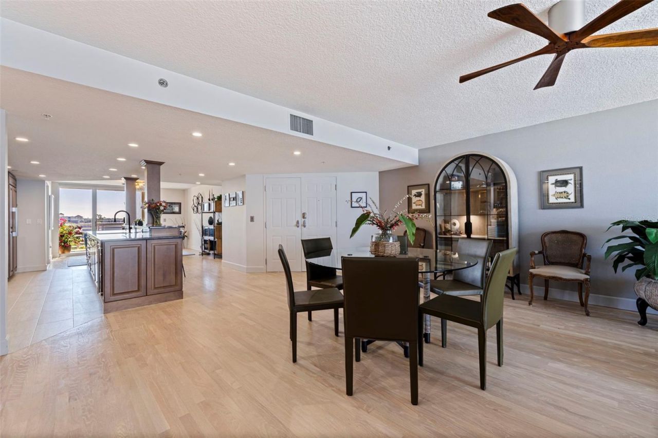 19616 Gulf Boulevard, Unit 302, Indian Shores, FL 33785 Photo