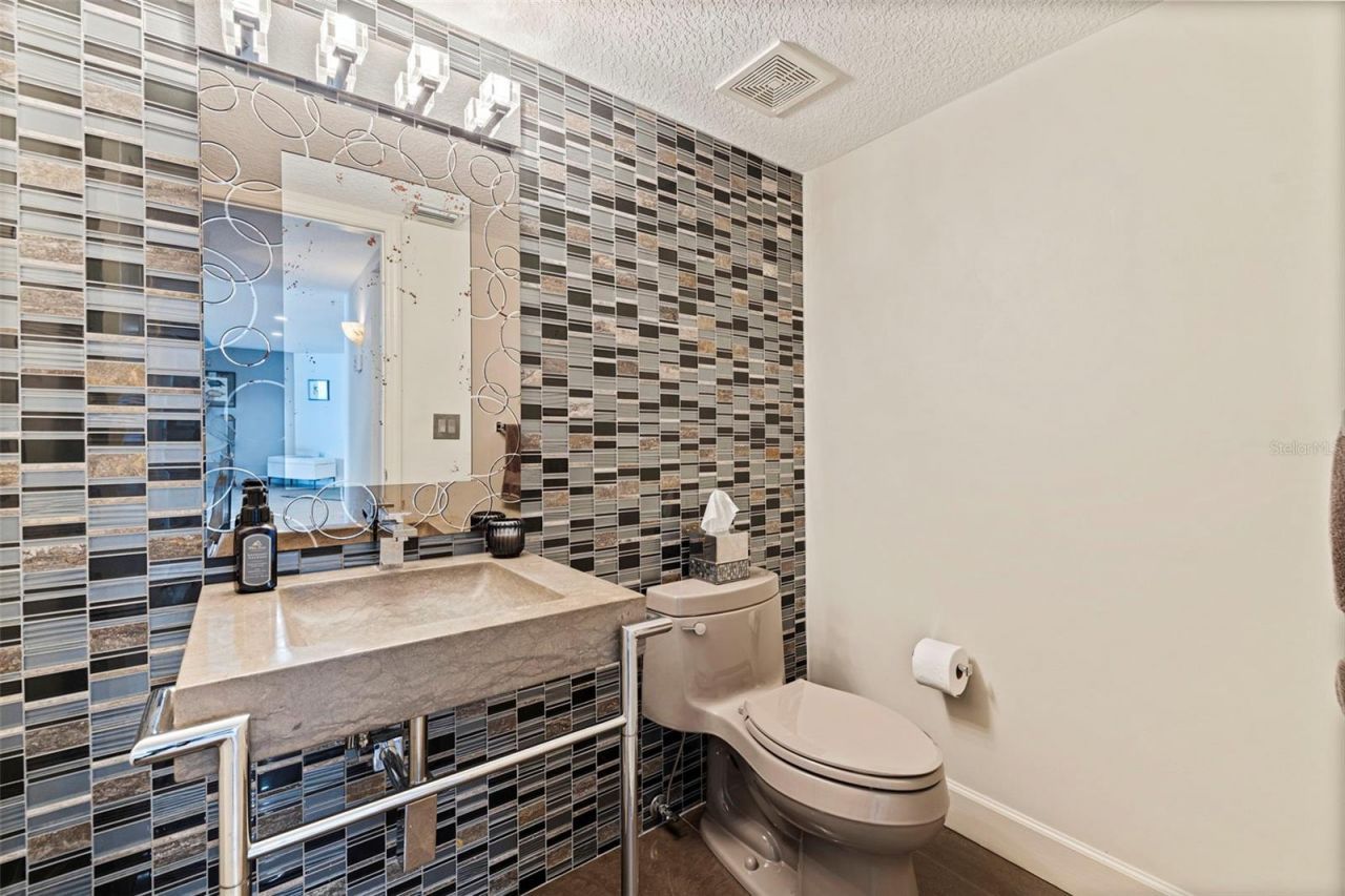 19616 Gulf Boulevard, Unit 302, Indian Shores, FL 33785 Photo