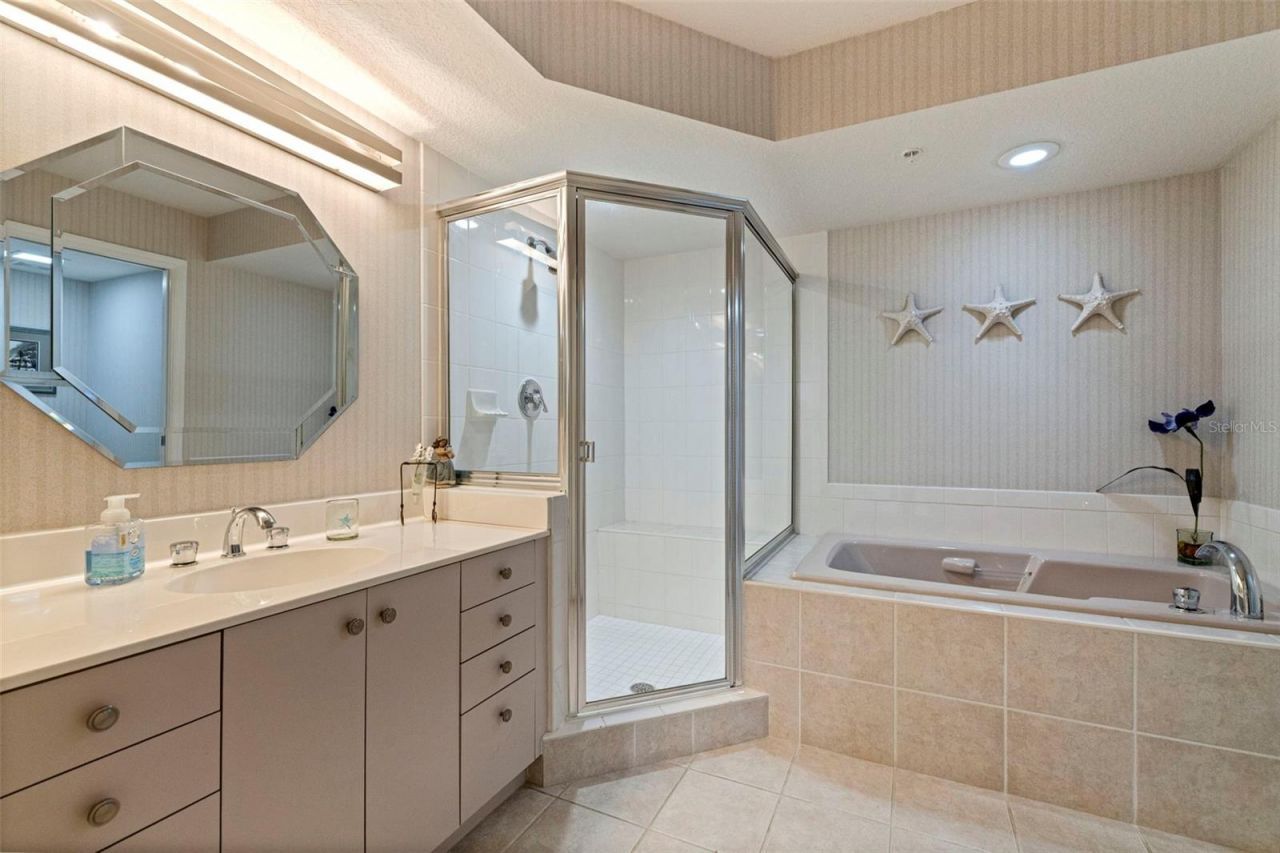 19616 Gulf Boulevard, Unit 302, Indian Shores, FL 33785 Photo