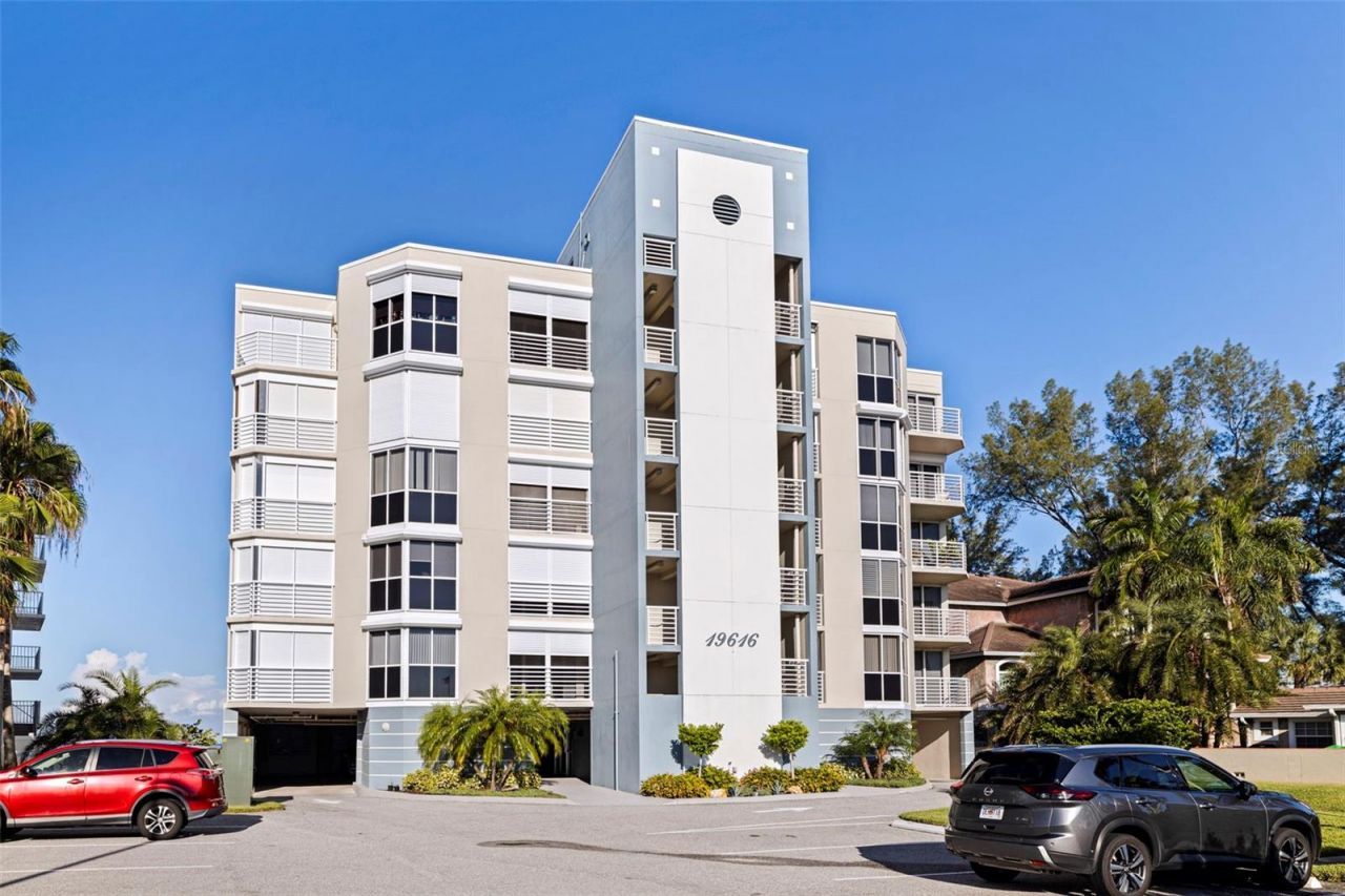 19616 Gulf Boulevard, Unit 302, Indian Shores, FL 33785 Photo