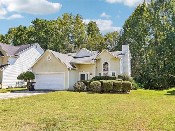 1117 W Shore Drive , Riverdale, GA 30296