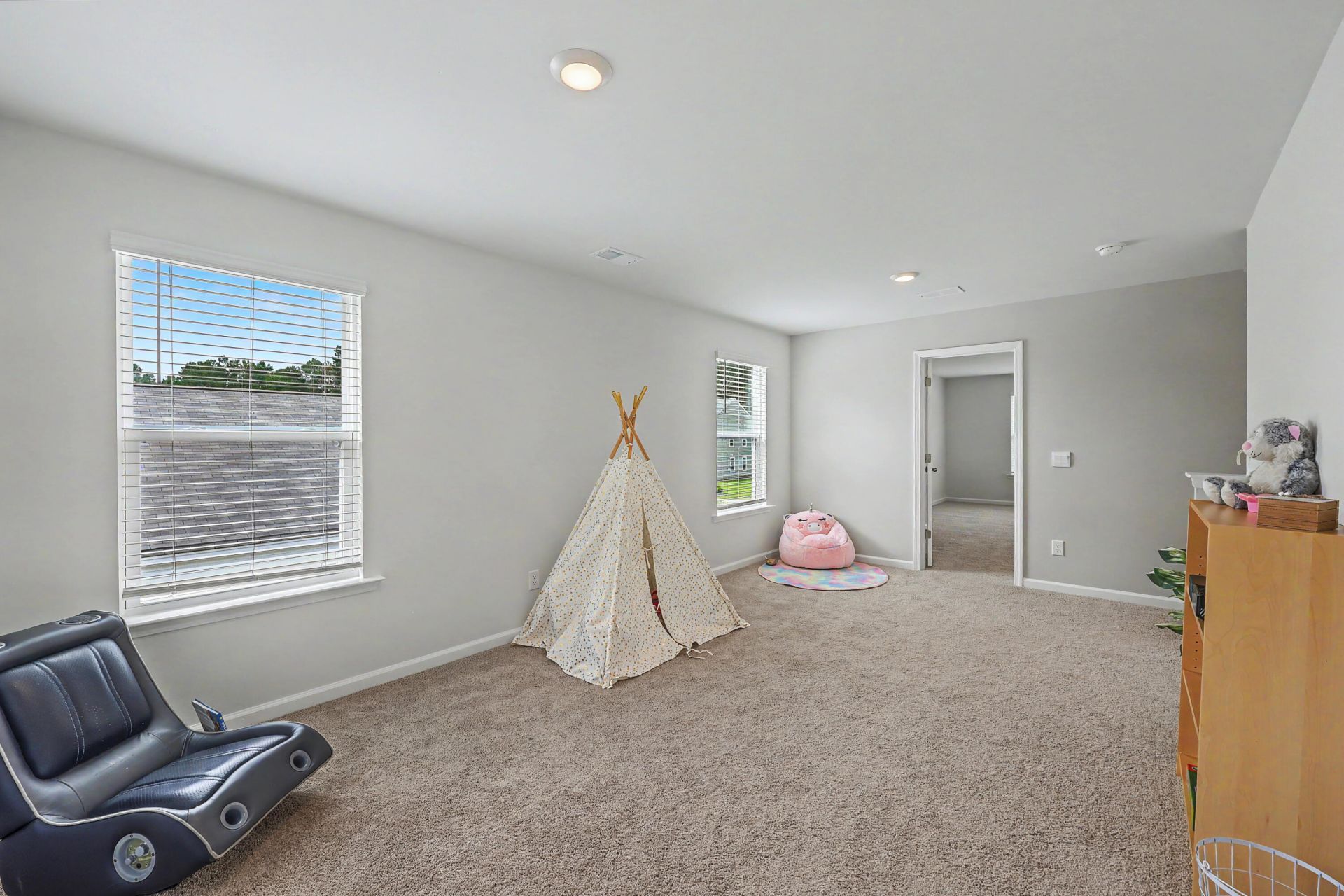 606 Red Mulberry Road Photo 13