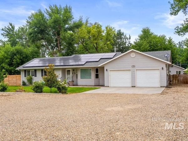 110 E Mckinley St., New Plymouth, ID 83655