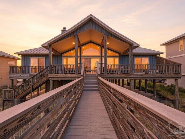 7637 Gulf Blvd, Navarre Beach, FL 32566