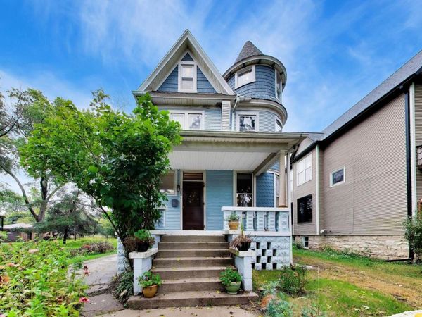 3841 Woodside Avenue, Brookfield, IL 60513