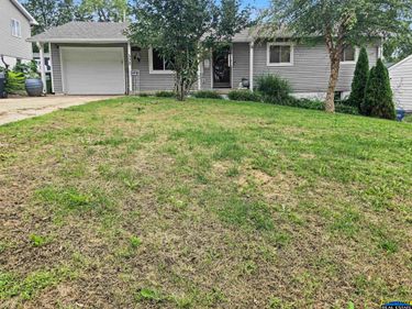 538 E 4th Street, Papillion, NE 68046