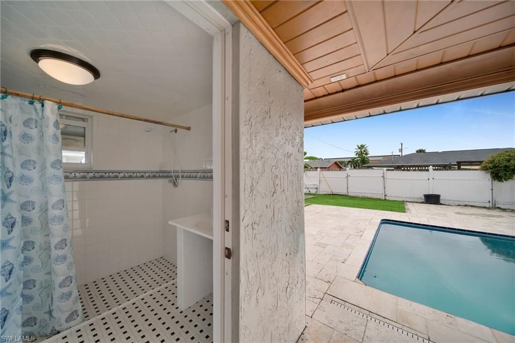 3702 SE 12th Pl, Cape Coral, FL 33904 Photo