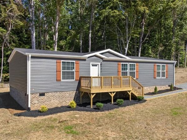 202 Christophers Court , Lexington, NC 27295