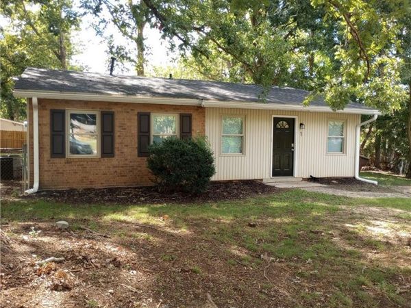 1 Pyracantha Court , Greensboro, NC 27405