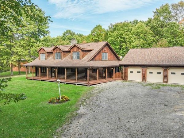 6479 Locust Lane NE, Magnolia, OH 44643