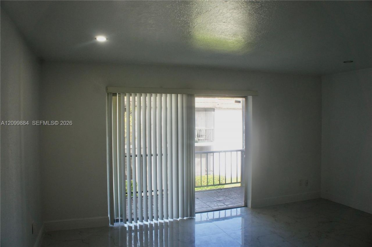 10393 N Kendall Dr, Unit U8, Miami, FL 33176 Photo