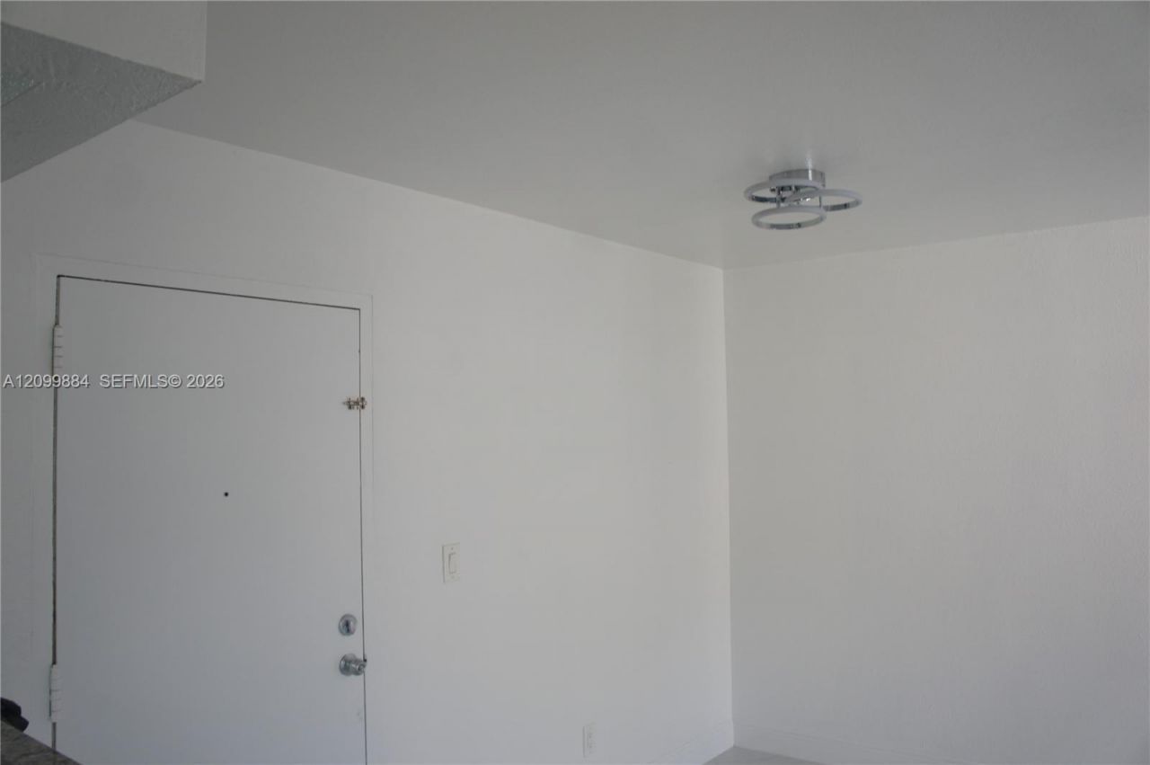 10393 N Kendall Dr, Unit U8, Miami, FL 33176 Photo
