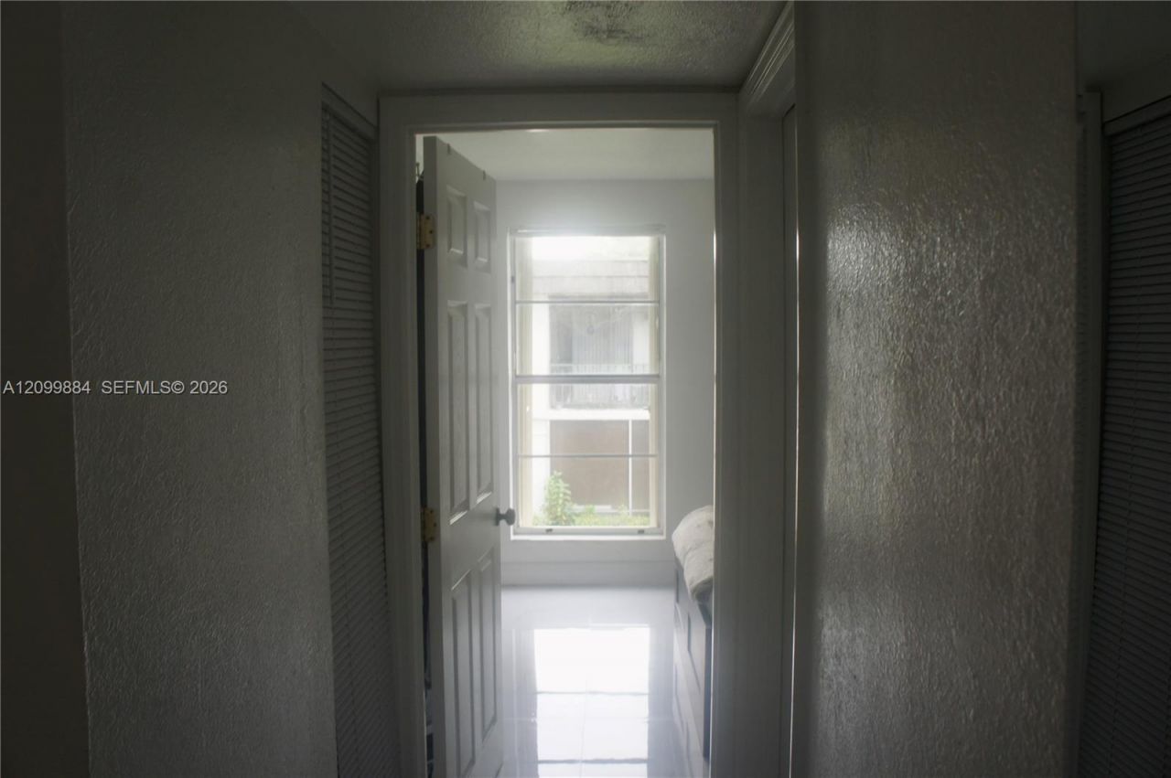 10393 N Kendall Dr, Unit U8, Miami, FL 33176 Photo