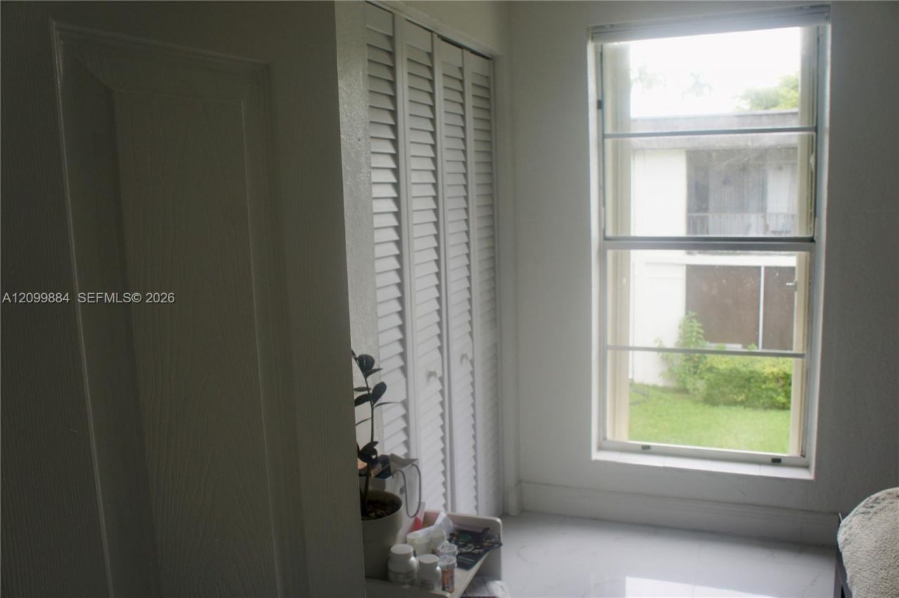 10393 N Kendall Dr, Unit U8, Miami, FL 33176 Photo