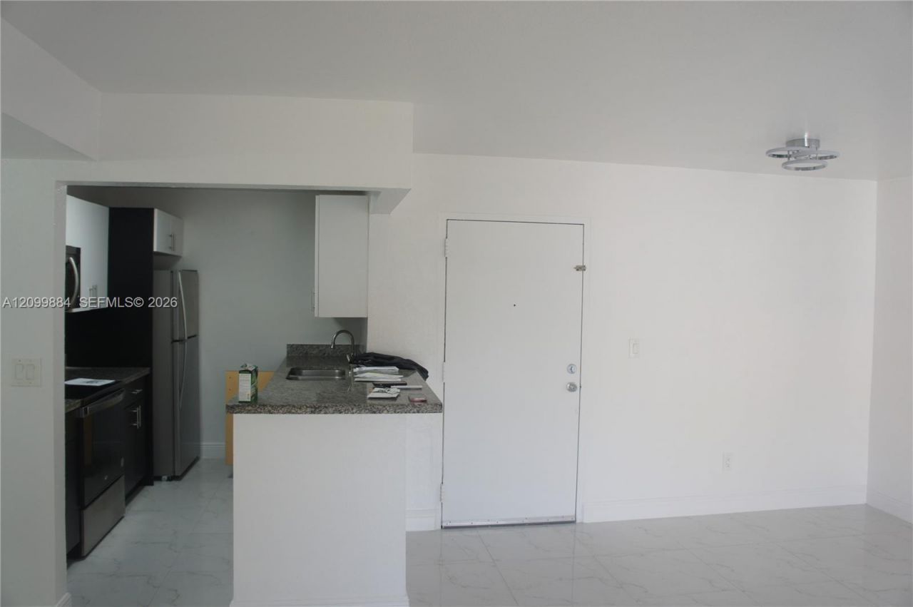 10393 N Kendall Dr, Unit U8, Miami, FL 33176 Photo