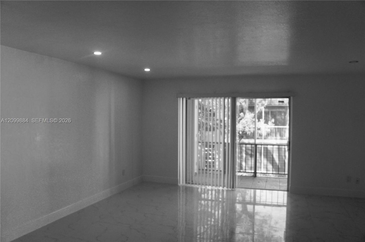 10393 N Kendall Dr, Unit U8, Miami, FL 33176 Photo