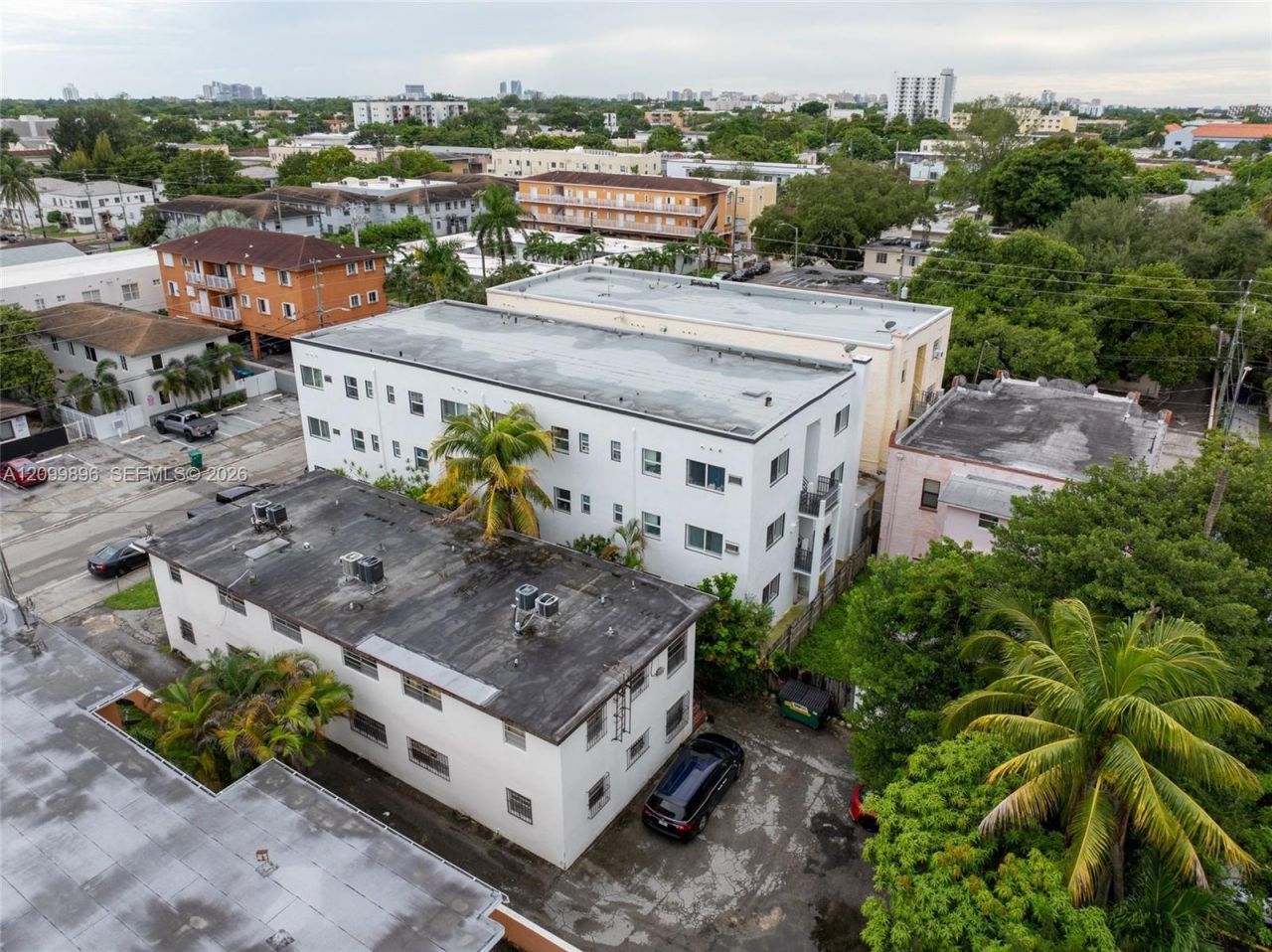 871 SW 3rd St , Miami, FL 33130 Photo