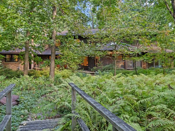 2975 Arrowwood Trail , Riverwoods, IL 60015