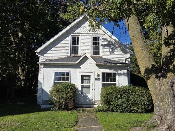 301 3rd Street, Sherrard, IL 61281
