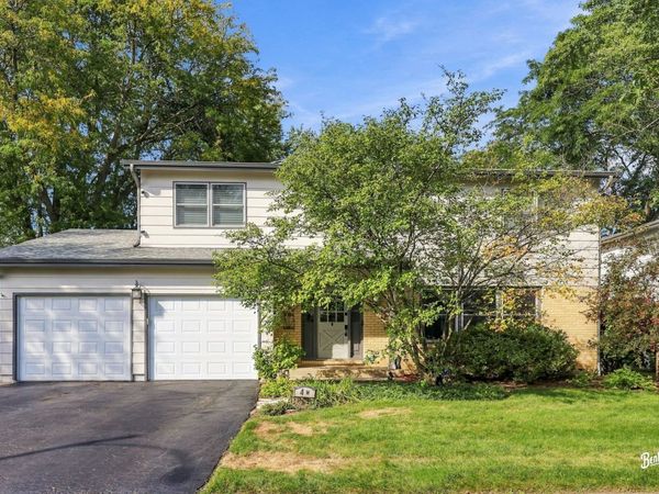 4 W Suffield Drive, Arlington Heights, IL 60004