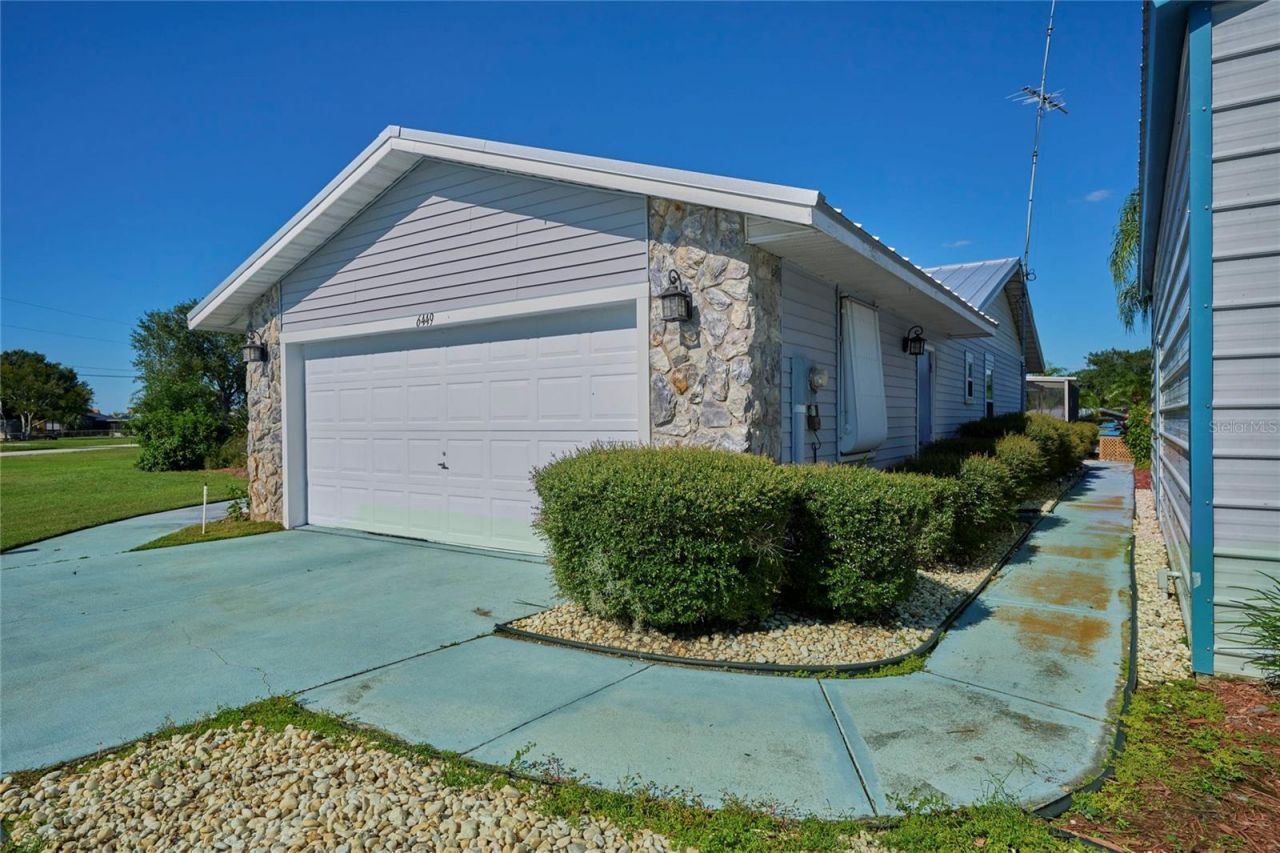 6449 Avocado Drive , Indian Lake Estates, FL 33855 Photo