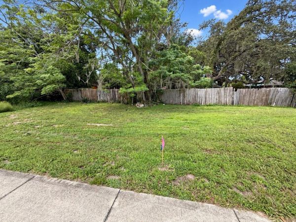 7520 N 40TH STREET, TAMPA, FL 33604
