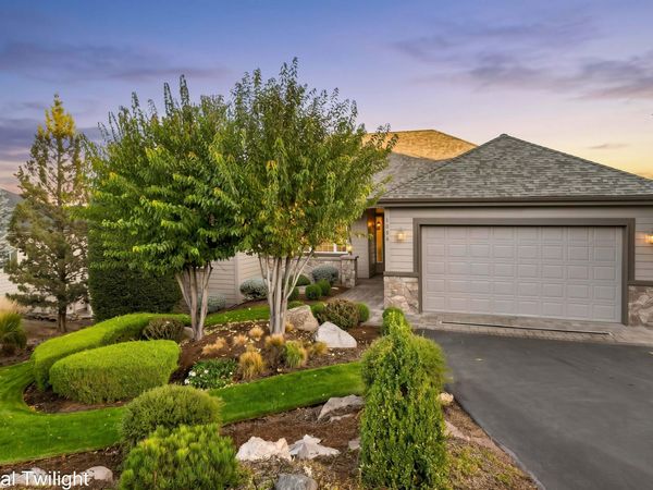 1056 Niagara Falls Drive, Redmond, OR 97756