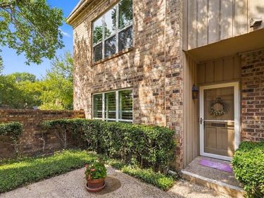 4325 Bellaire Drive S, Fort Worth, TX 76109