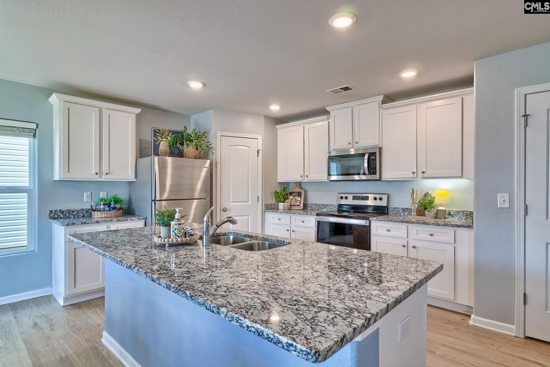 834 Red Berry Lane  Photo 8