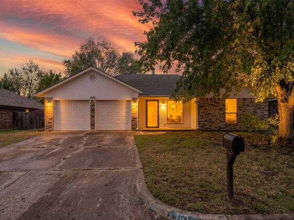 1808 Cimarron Trail, Choctaw, OK 73020