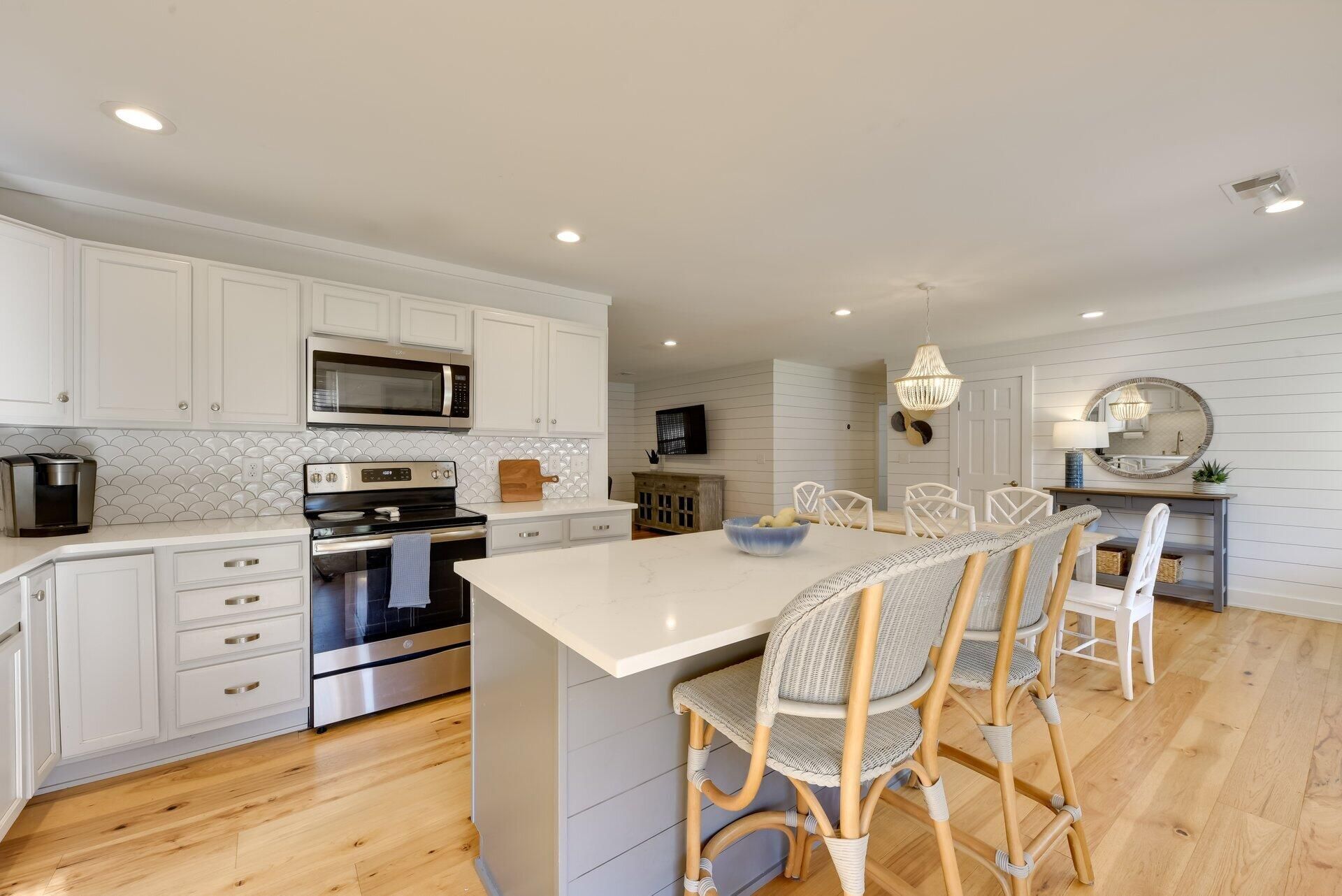 1154 Shoreside Way Photo 2