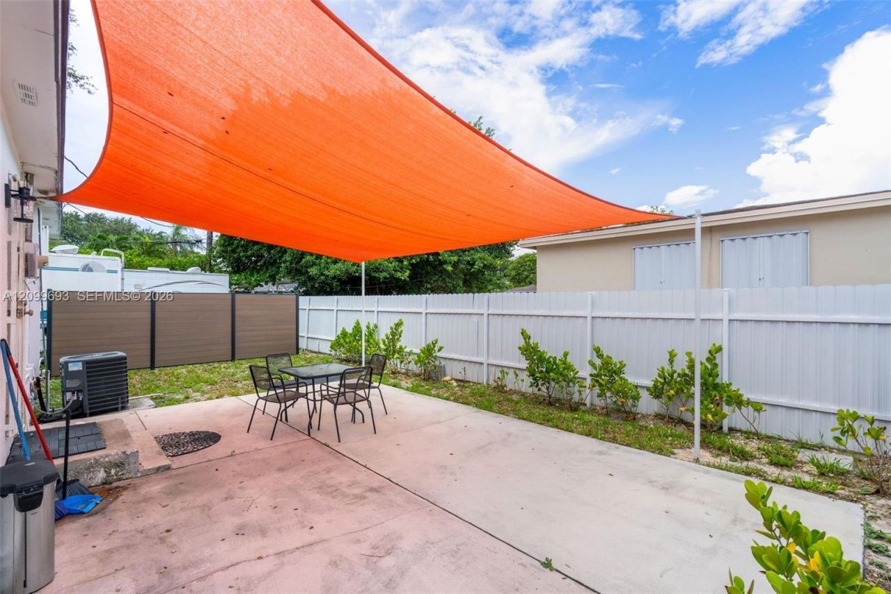 13470 NW 16th Ave , Unit ., North Miami, FL 33167 Photo