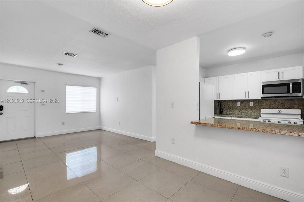 13470 NW 16th Ave , Unit ., North Miami, FL 33167 Photo