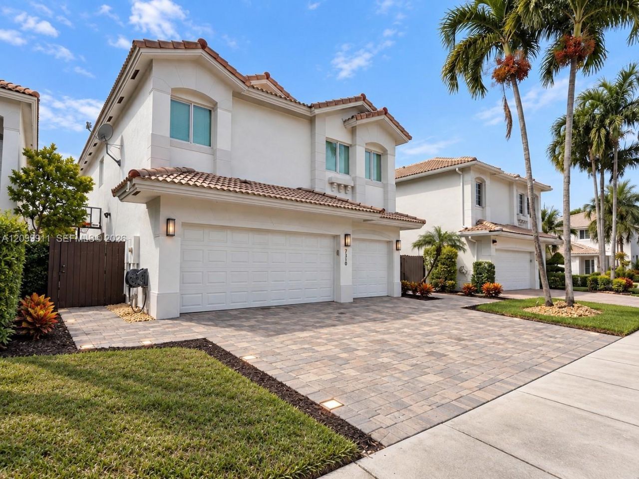 7310 NW 107th Pl, Doral, FL 33178 Photo