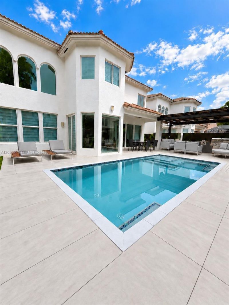 7310 NW 107th Pl, Doral, FL 33178 Photo