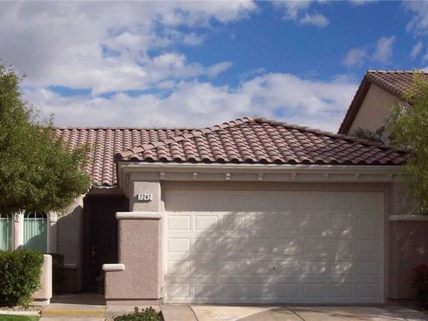 7242 Platinum Creek Street , Las Vegas, NV 89131