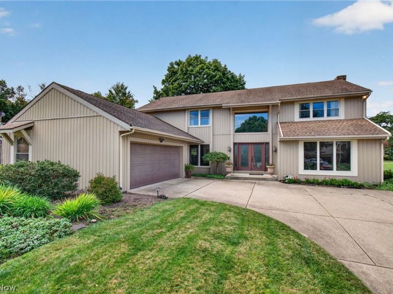 4745 Tanglewood Circle NE, Canton, OH 44714 Photo 1