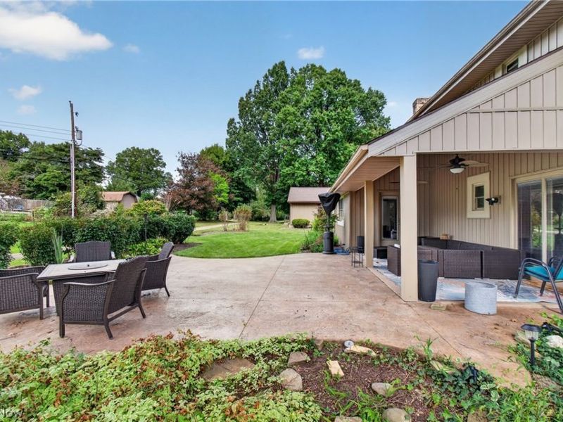 4745 Tanglewood Circle NE, Canton, OH 44714 Photo 5