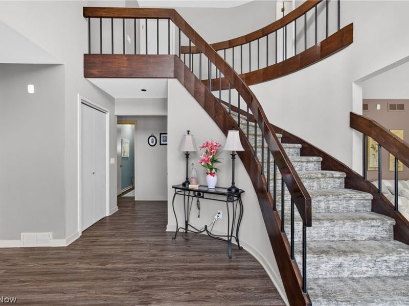 4745 Tanglewood Circle NE, Canton, OH 44714 Photo 8